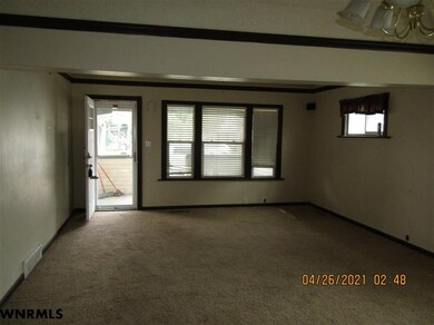 Spacious living room