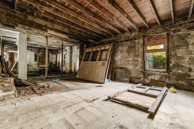 160 E Barthman Ave, Columbus, OH 43207 - photo 6