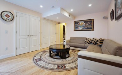 (3) FAMILY ROOM