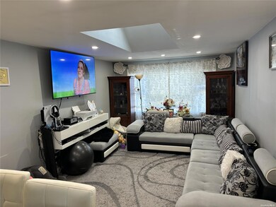 21 Linden Rd, Valley Stream, NY 11580 - photo 3