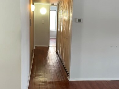 unlisted-address, Willowbrook, IL 60527 - photo 2