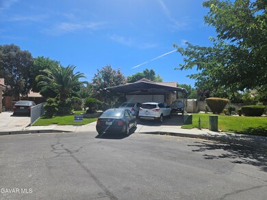 3320 Kipper Ct, Lancaster, CA 93535 - photo 2