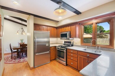 Open layout to formal and informal dining areas