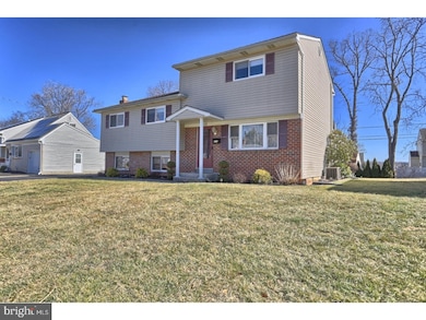 225 Keats Dr, Reading, PA 19608 - photo 2