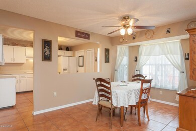 5213 Maravoss St-13