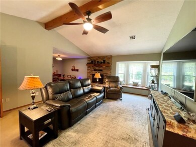 20198 Edgewood Cir, Siloam Springs, AR 72761 - photo 5