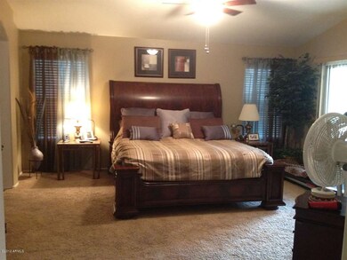 Master Bedroom 007