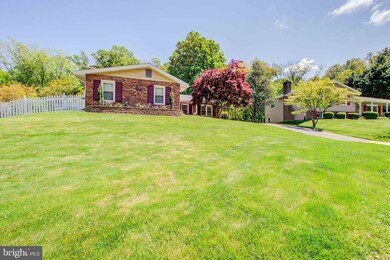18913 Tributary Ln, Gaithersburg, MD 20879 - photo 2
