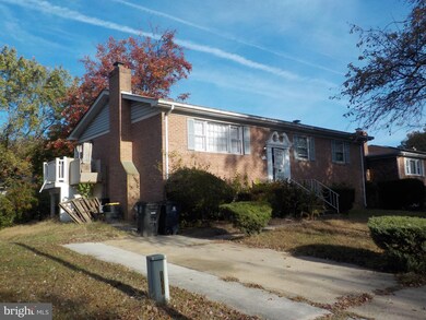 905 Karen Blvd, Capitol Heights, MD 20743 - photo 2