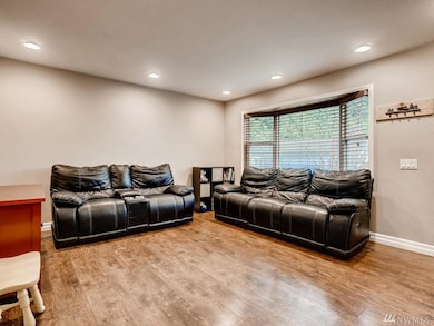 10713 10th Dr SE, Everett, WA 98208 - photo 4