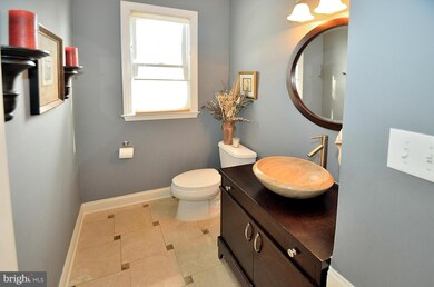 6907 Willow St, Falls Church, VA 22046 - photo 7