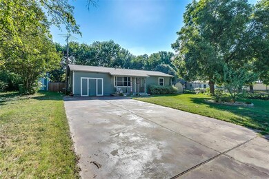 526 N Avenue A, Springtown, TX 76082 - photo 3