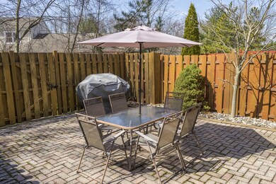 191 Yorkshire Ct - OB patio 2.jpg