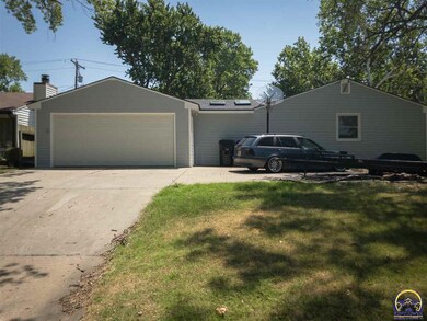 1556 SW 23rd Park, Topeka, KS 66611 - photo 2