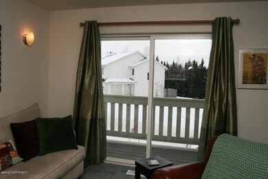 Family Room (3) (Medium)