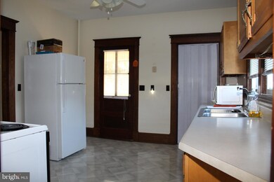 105 N High St, Edinburg, VA 22824 - photo 7