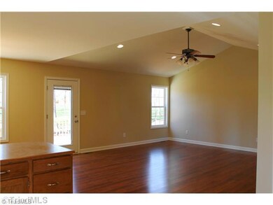 111 Cactus Ln, Statesville, NC 28625 - photo 3
