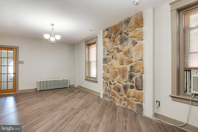 429 Fairview St, Reading, PA 19605 - photo 5