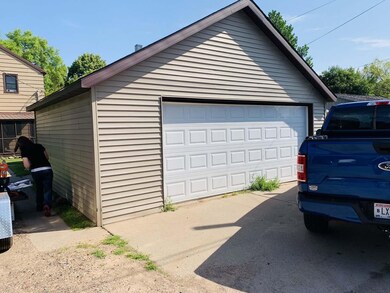 112 E Prospect Ave, Tomahawk, WI 54487 - photo 3