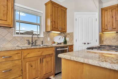 813 Dogwood Ln, Fredericksburg, TX 78624 - photo 5