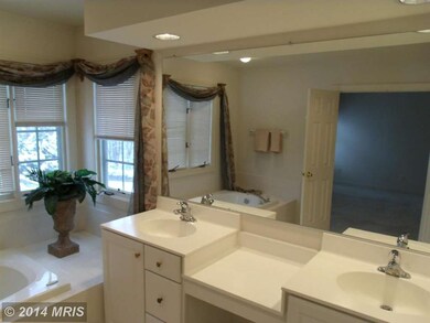 8895 Crosspointe Glen Way, Lorton, VA 22079 - photo 4