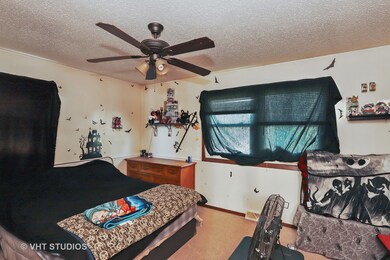2243 Pearsall Pkwy, Waukegan, IL 60085 - photo 7