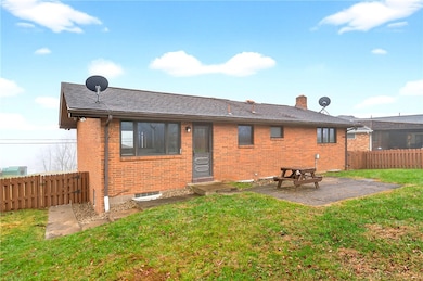 14223 Roberta Dr unit 5, Irwin, PA 15642 - photo 4