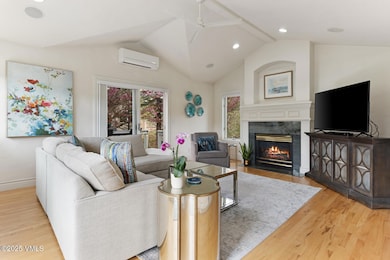 21 Hackamore Rd W MLS-17