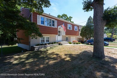533 N Riverside