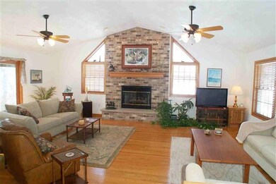 7137 N Shore Dr, Belleville, WI 53508 - photo 5