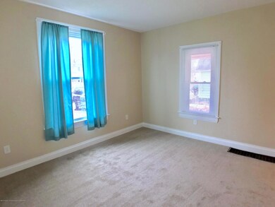 1015 N Chestnut St, Lansing, MI 48906 - photo 3