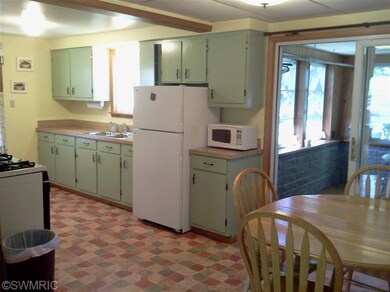 521 Morse St, Ionia, MI 48846 - photo 5