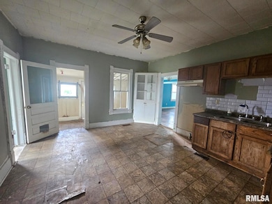 224 E State St, Washburn, IL 61570 - photo 4