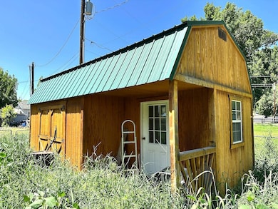 1014 E Adams St, Burns, OR 97720 - photo 6