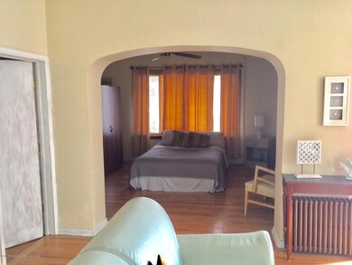 711 W Grove St, Taylor, PA 18517 - photo 4