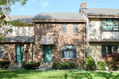 85 Stornoway Dr W unit 85, Columbus, OH 43213 - photo 2