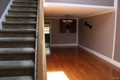 5488 Tanglewood Ln, Allentown, PA 18106 - photo 3