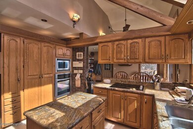 354 Kathleen Dr, Stroudsburg, PA 18360 - photo 4