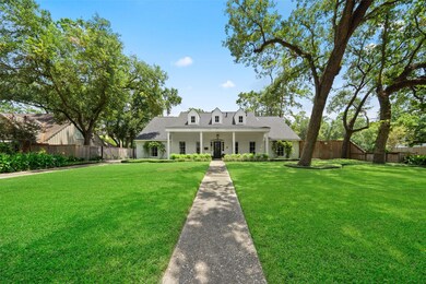 102 Plantation Rd, Houston, TX 77024 - photo 2