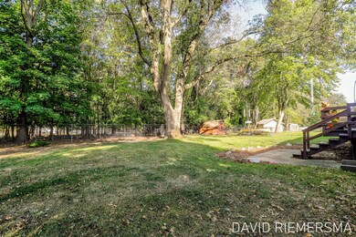 8-web-or-mls-4699-susan-st