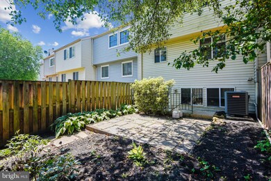 6308 Lightburn Ct, Centreville, VA 20121 - photo 3