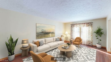 8305 Pebble Creek Ct, Chagrin Falls, OH 44023 - photo 2