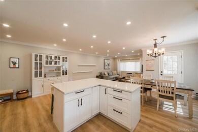 Palmer House unit 2 I, New Rochelle, NY 10801 - photo 5