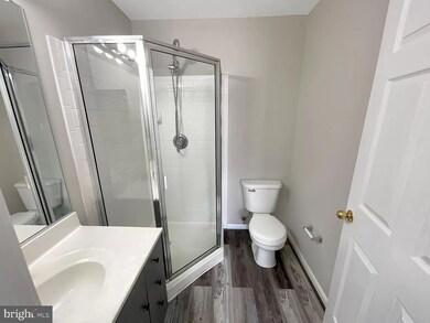 2482 Angeline Dr unit 301, Herndon, VA 20171 - photo 4