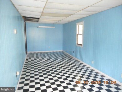 733 Woodtop Rd, Wilmington, DE 19804 - photo 2