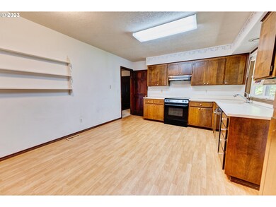 9755 SW 135th Ave, Beaverton, OR 97008 - photo 6