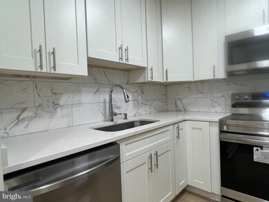 421 E Dartmouth Dr unit 2, Sterling, VA 20164 - photo 7