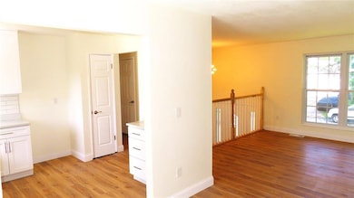 3213 Yvette Ct, Florissant, MO 63031 - photo 3