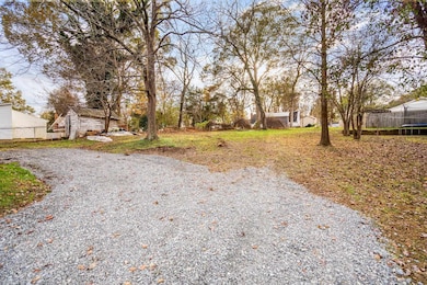 511 N Fir Ave, Siler City, NC 27344 - photo 5