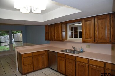 2200 2200 Villa Dr, Tyler, TX 75703 - photo 3